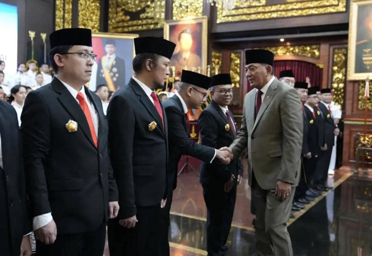 Menteri Pertahanan sekaligus Ketua harian Dewan Pertahanan Nasional (DPN), Sjafrie Sjamsoeddin, melantik 12 tenaga ahli di DPN (Instagram/@kemhanri)