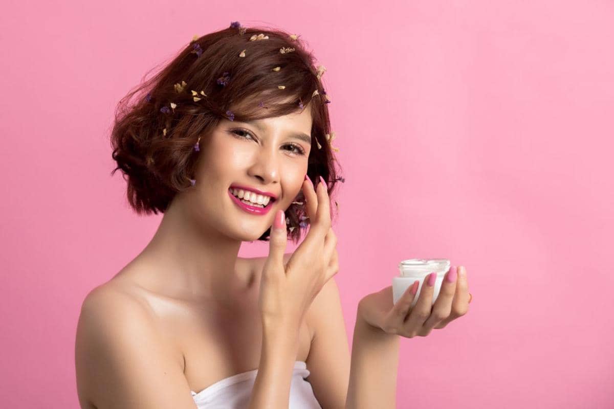 7 Skincare yang Mengandung Glutathione, Facial Wash sampai Serum