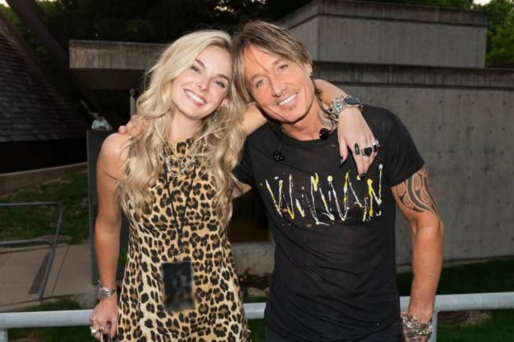 🎶 is this the real life… 🎶 somebody pinch me cause we’re headed back out with @keithurban this.jpg