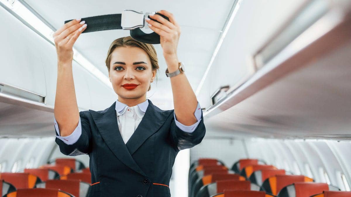 tugas dan tanggung jawab pramugari