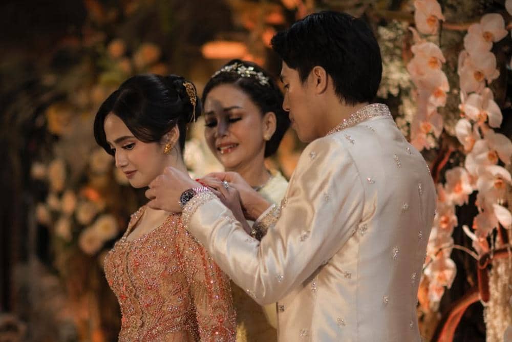 Even after the proposal, our hearts felt complete celebrating this engagement. Bringing our fami (2).jpg