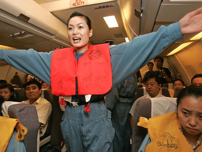 tugas dan tanggung jawab pramugari