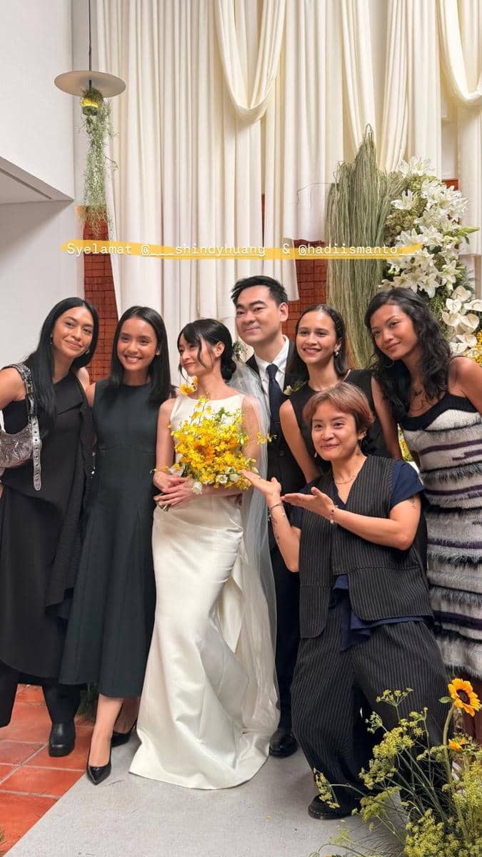 Artis di pernikahan Shindy Huang dan Hadi Ismanto