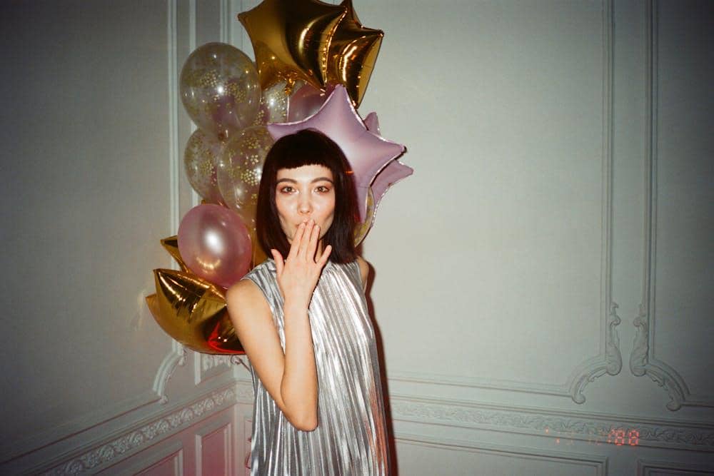 ilustrasi perempuan ulang tahun (pexels.com/Inga Seliverstova)