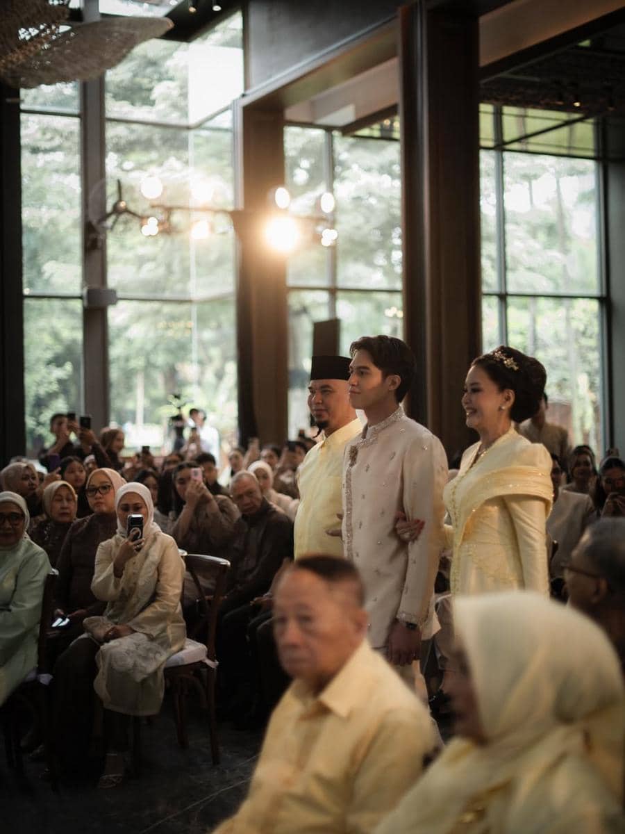 Even after the proposal, our hearts felt complete celebrating this engagement. Bringing our fami-8.jpg