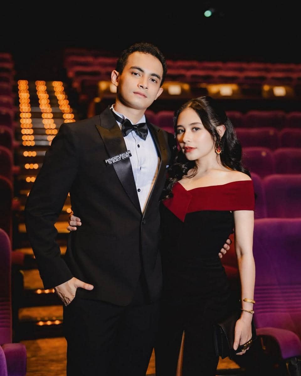 Watching you shine is my favorite view ❤️Pengepungan di Bukit Duri adalah salah satu karya sinem.jpg