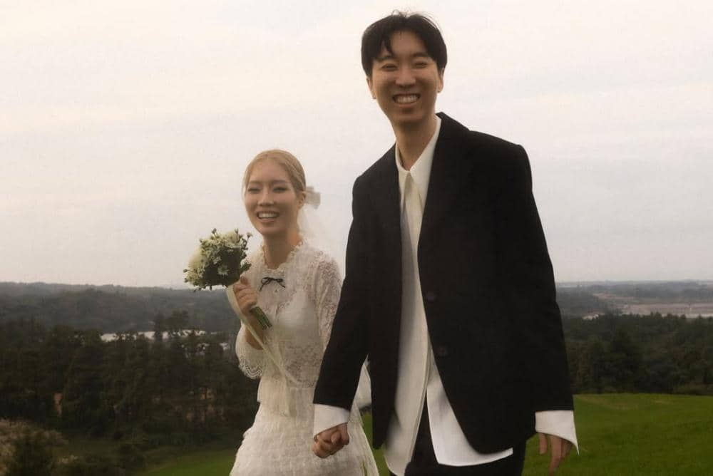 프로듀서 세우(sAewoo)와 싱어-래퍼 윤훼이(YUNHWAY)가 함께 하는 팀, ”세우 인 윤훼이(sAewoo in YUNHWAY“가 10년의 긴 연애를 끝으로 2026. (1).jpg