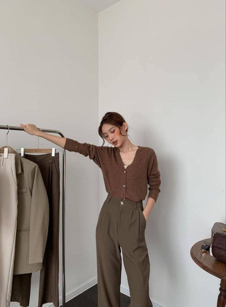 baju cokelat cocok dengan celana warna apa