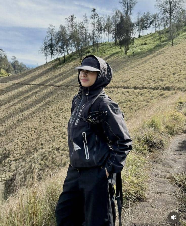 Windbreaker dan Utility Vest.jpg