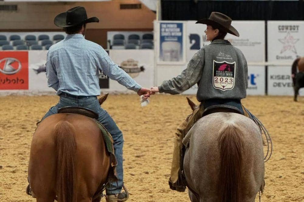 Bella Hadid dan Adan Banuelos Dikabarkan Putus