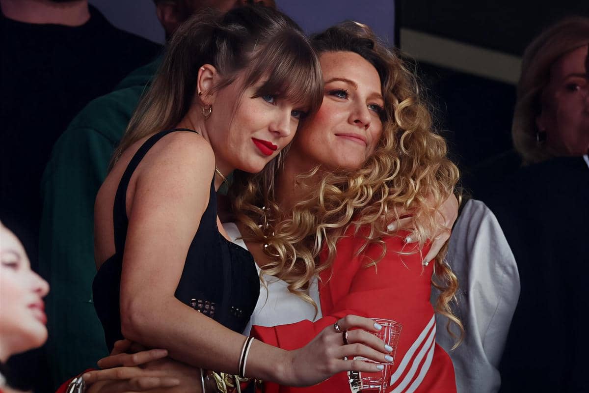 In unsealed text messages allegedly between Blake Lively and Taylor Swift, Lively mentions a mov (1).jpg