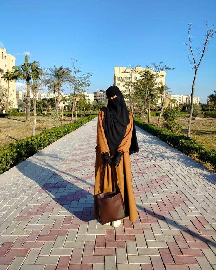 perbedaan niqab dan khimar
