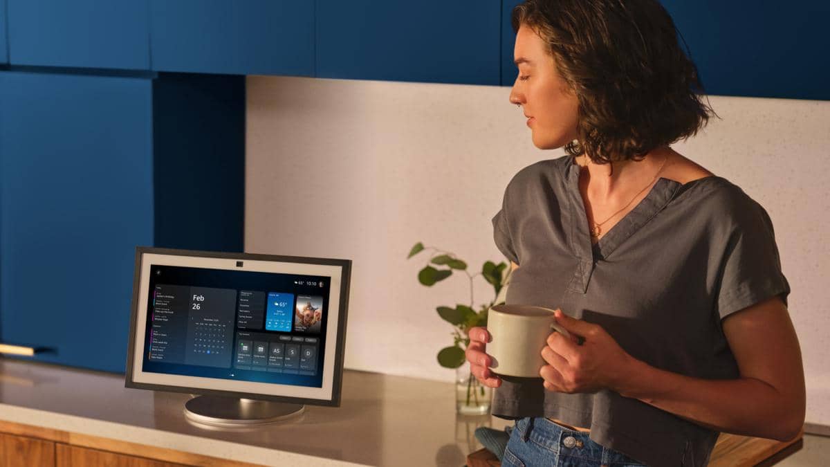 ilustrasi menggunakan Alexa+ di Smart Home
