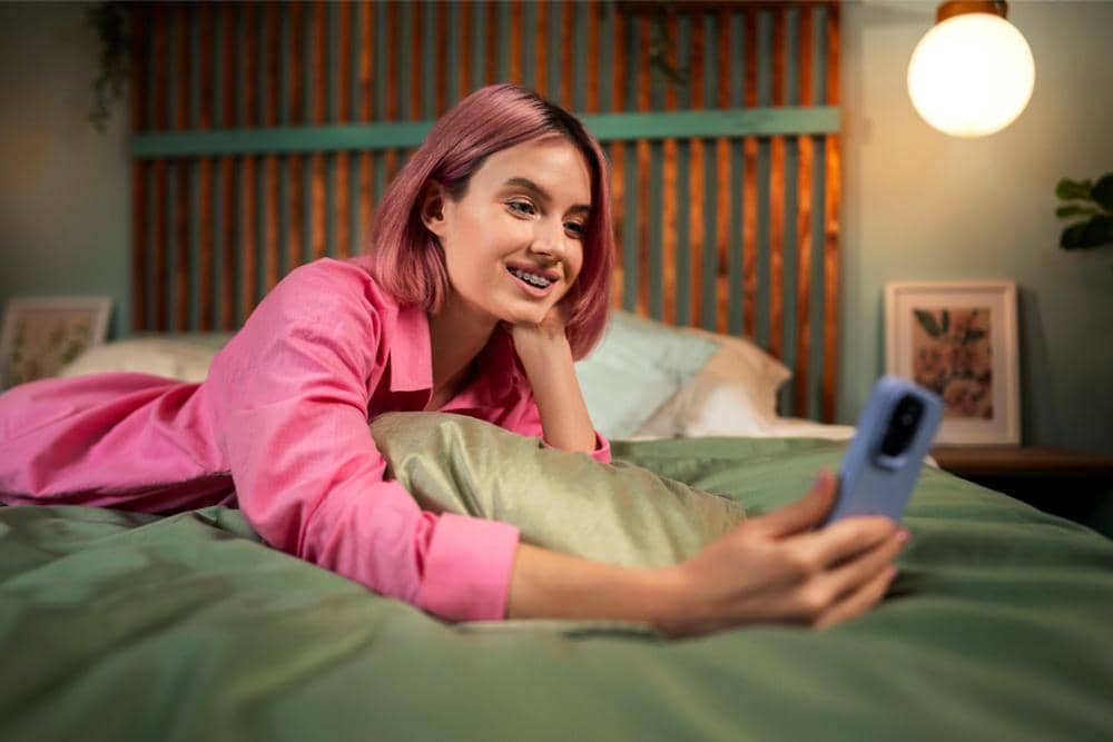 ilustrasi video call (freepik.com/freepik)