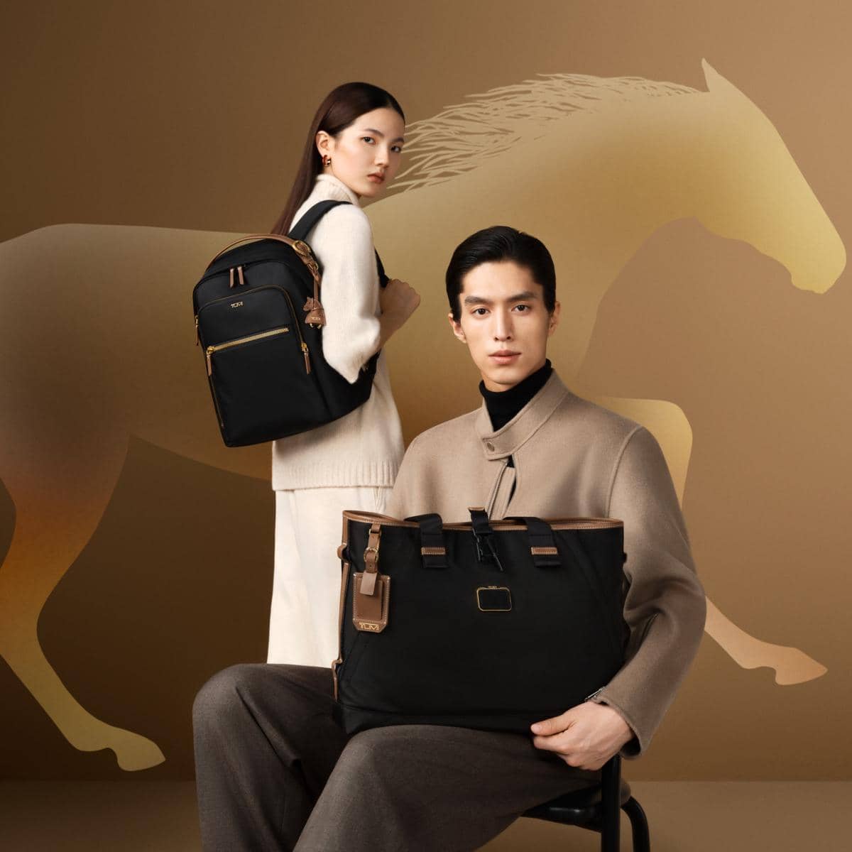 LNY26_OnModel_Graphic_Group2_Halsey_RetreatTote_BlackBridle_1080x1080.jpg