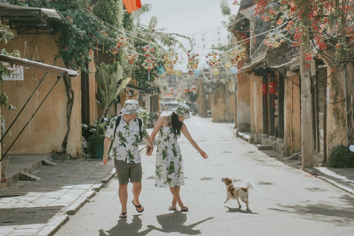 Apa Itu Wanderlove? Tren Kencan yang Muncul saat Liburan