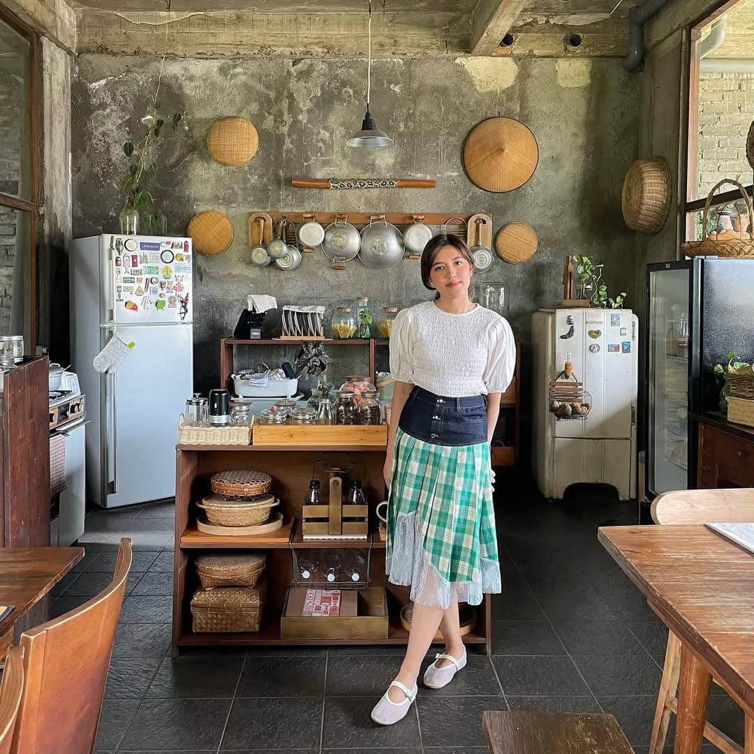 Ide outfit city strolling ala Ify Alyssa