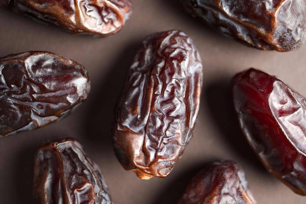 perbedaan kurma ajwa dan sukari