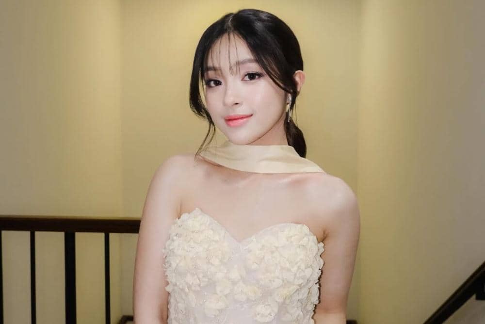 💛💐🌻dress by @hepburnsoiree.jpg