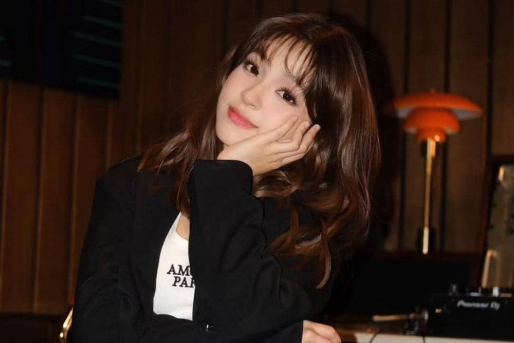 pernah… pernah dicinta💩🏃🏻_♀️_➡️✨ #pernahdicinta Official MV out tomorrow!.jpg