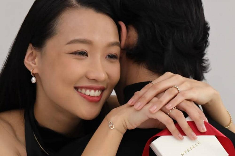 Sprinkle an extra dash of sweetness to her day with our Valentine's Day selection_ Shop gift sets now! 💝.jpeg