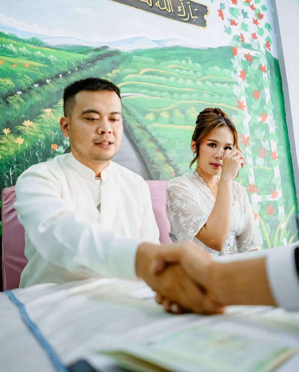 Reza ‘SM*SH’ dan Istri