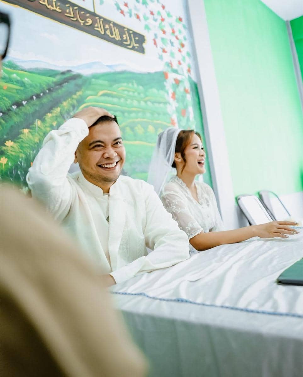 Reza ‘SM*SH’ dan Istri