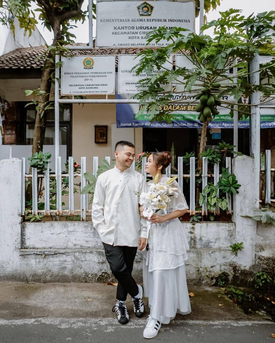 Reza ‘SM*SH’ dan Istri