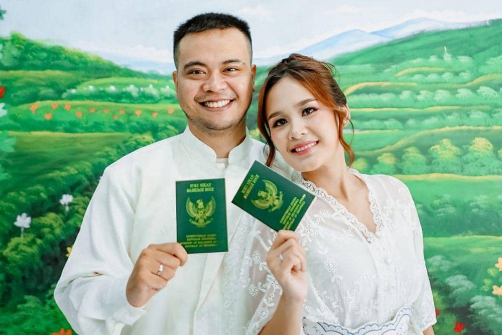 Reza ‘SM*SH’ dan Istri