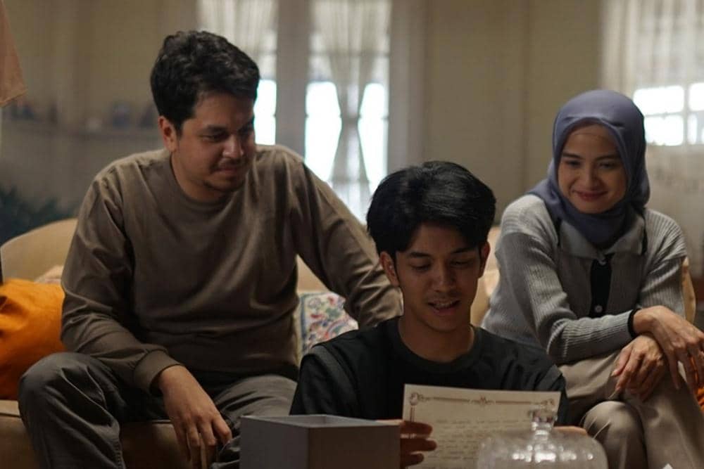 Kasih paling tulus itu nggak selalu soal bunga atau cokelat. Kadang, kasih sayang terbesar adala.jpg