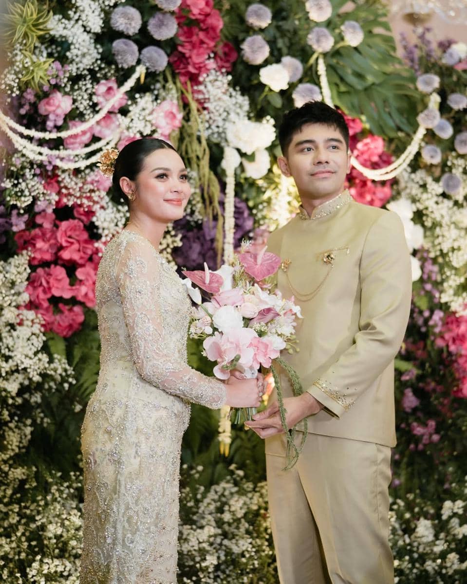 The Engagement of Claudia -- Riza.Photo- @captureyourmoment_ WO- @sistawedding Decoration- @sist-2.jpg