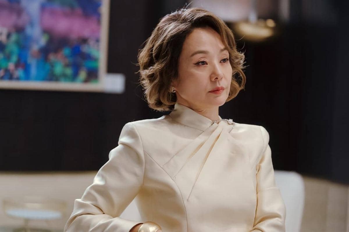 Bae Jong Ok di drakor The Art of Sarah 