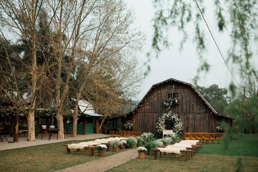 ilustrasi wedding venue outdoor (pexels.com/Jonathan Borba)