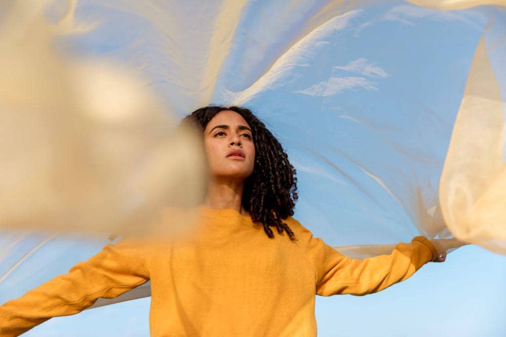 5 Zodiak yang Nggak Punya Selera Humor, Kaku Banget!