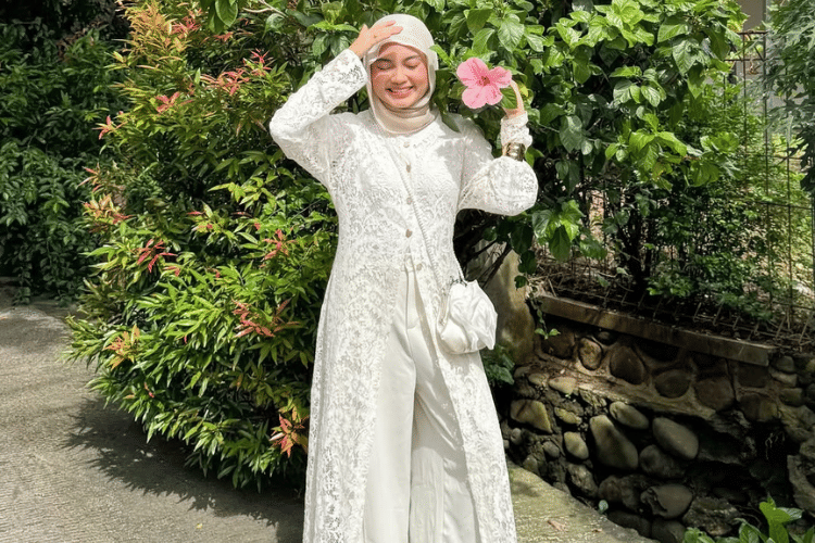 5 Tren Warna Baju Lebaran 2026, Gaya Maksimal di Hari Kemenangan