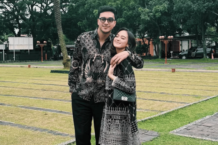 5 Inspirasi Model Baju Kondangan Couple 2026 A La Artis Indonesia