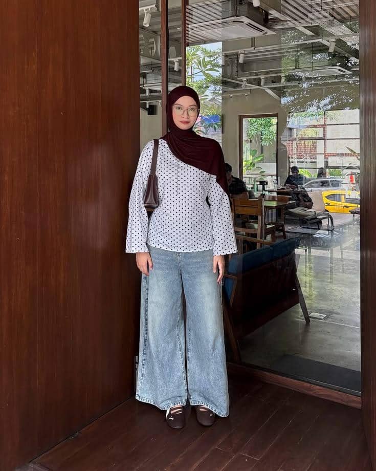Polkadot Top dan Jeans