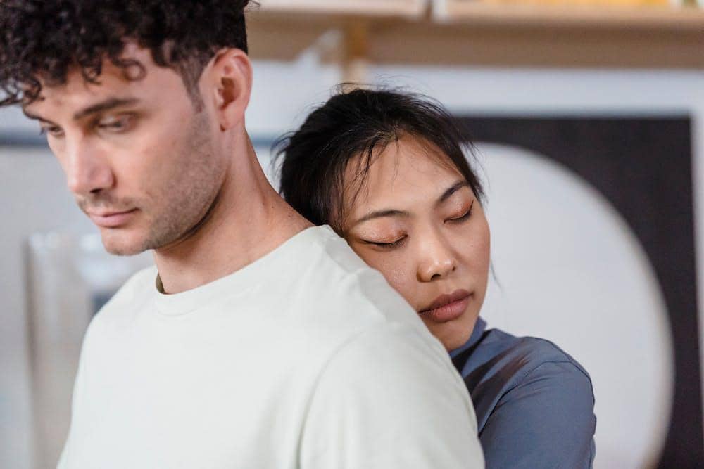 ilustrasi minta maaf sama pasangan (pexels.com/Timur Weber)