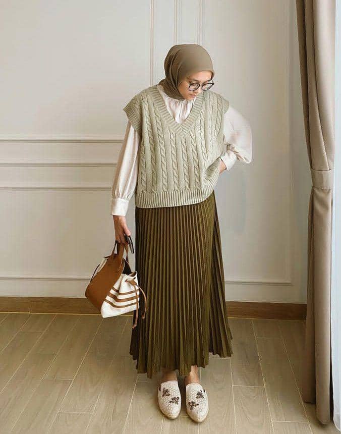 mix and match rok plisket untuk buka bersama