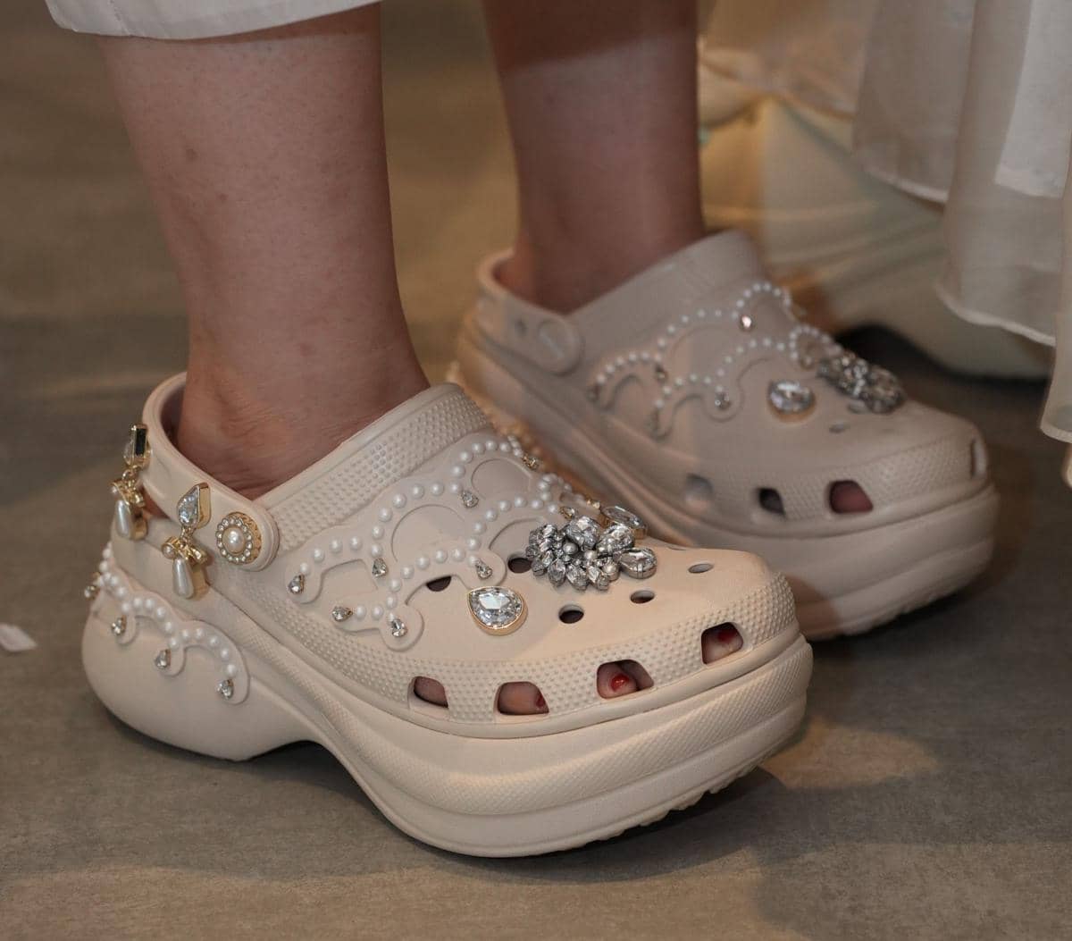 Crocs Bae Pinnacle Embllished Clog.JPG