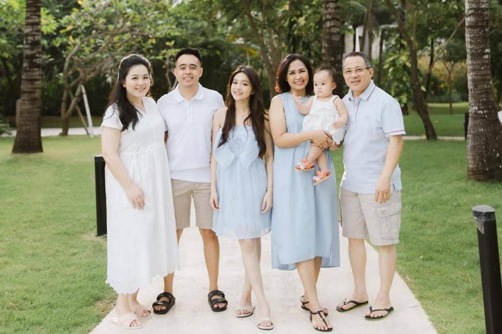 8 Fakta Keluarga Elsa Japasal, Sang Ayah Konglomerat Malang!