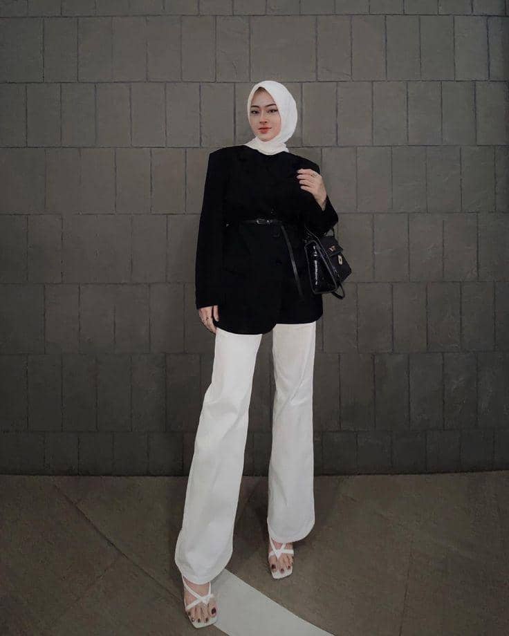 look monokrom untuk buka bersama