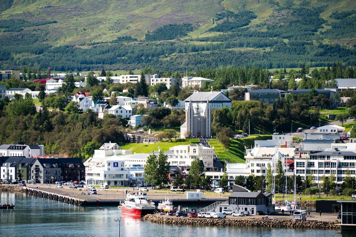 8 Kota Terbaik di Islandia untuk Dikunjungi, Wajib Masuk Bucket List Liburanmu!