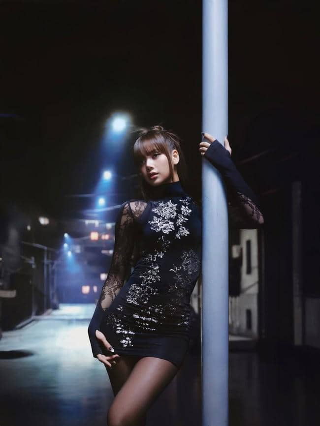 lisa-blackpink-1771476529463.jpeg