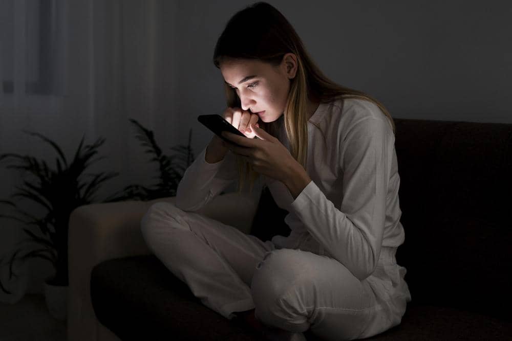 6 Tanda Digital Abuse dalam Hubungan, Kekerasan yang Patut Diwaspadai