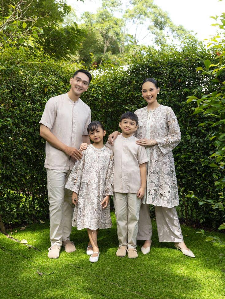 model baju lebaran 2026 couple keluarga 