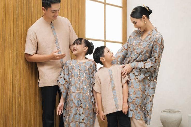 7 Inspirasi Model Baju Lebaran 2026 Couple Keluarga, Elegan!