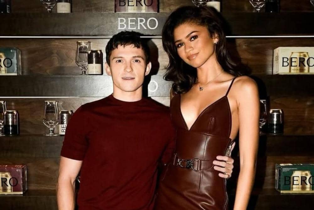 Gunakan Cincin Emas, Zendaya dan Tom Holland Diduga Sudah Menikah!
