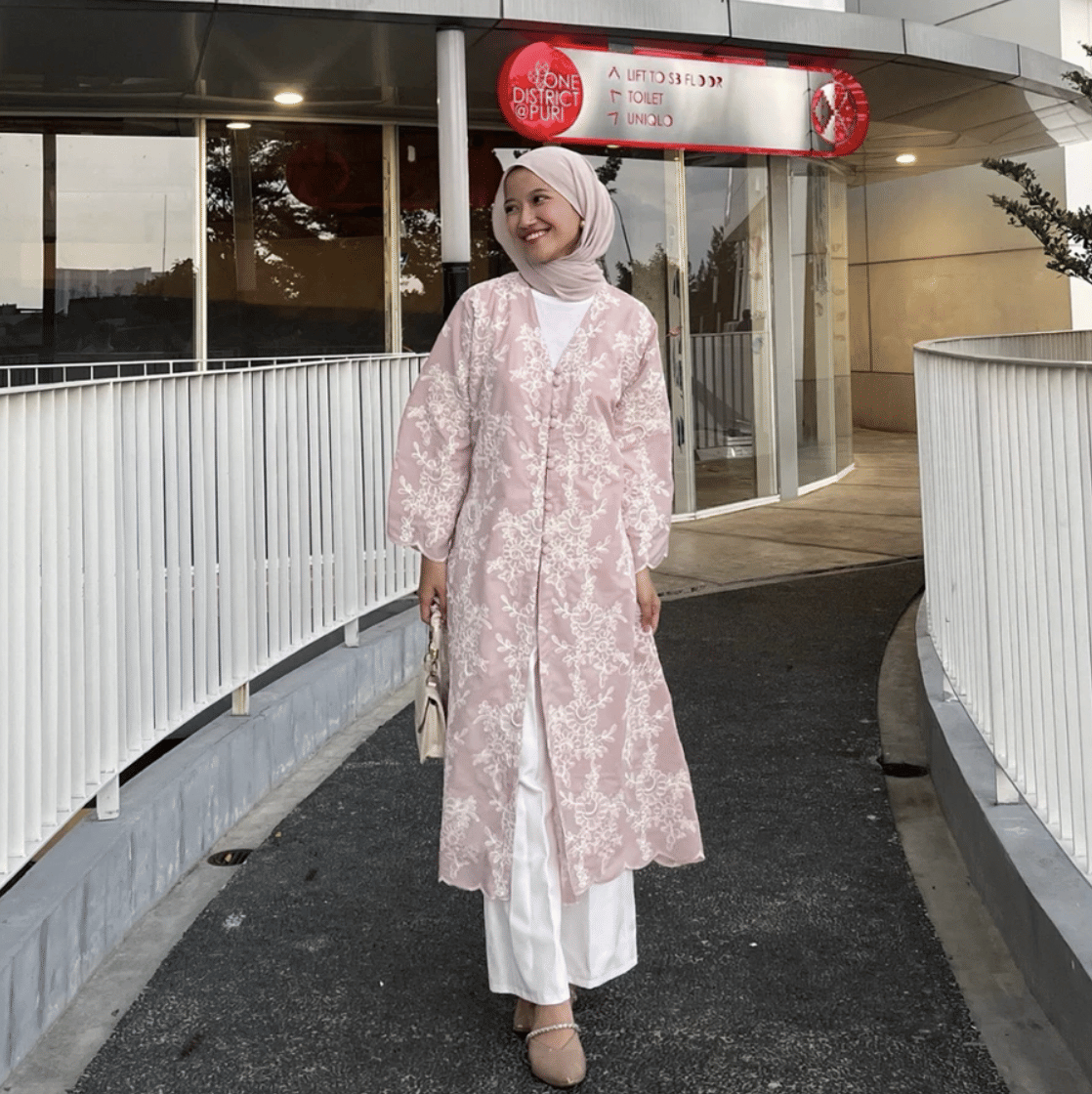 shopee.co.id/clothesstores.id