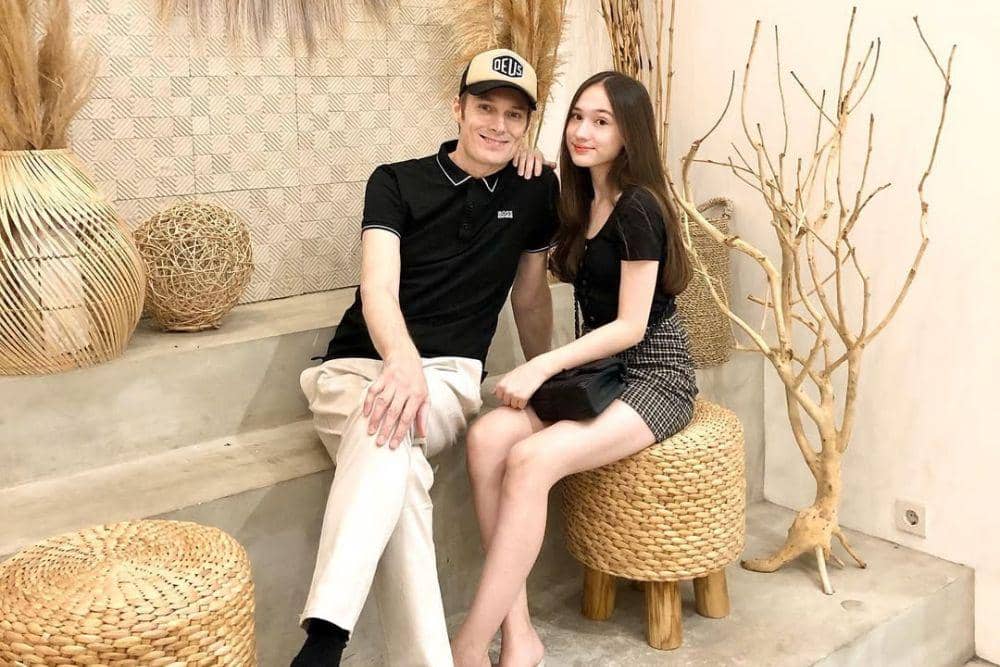 Laura Moane dan ayahnya